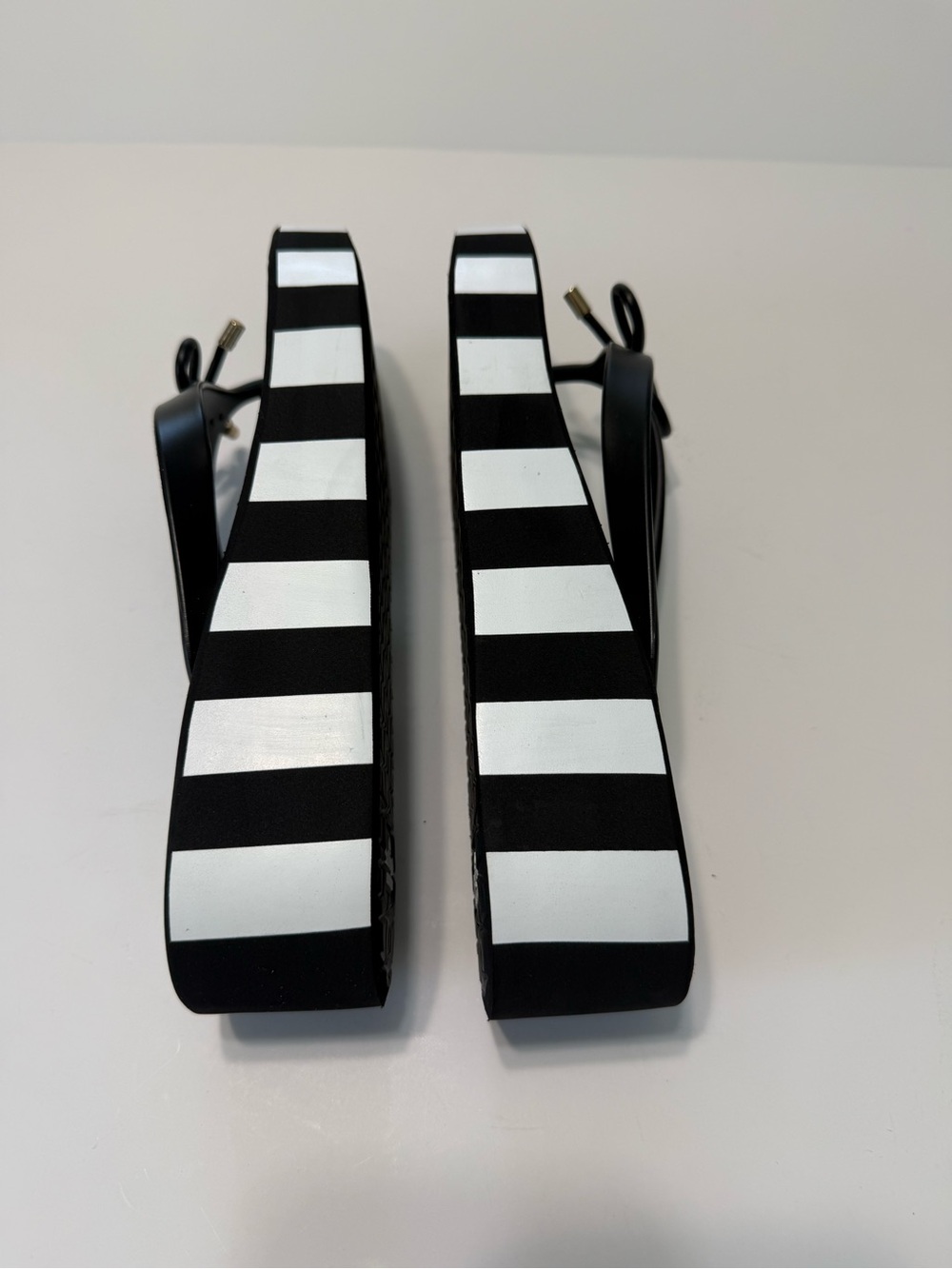 kate spade Rhett Black White Stripes Wedge Platform Thong Sandals Bow Size 10 - Picture 5 of 15